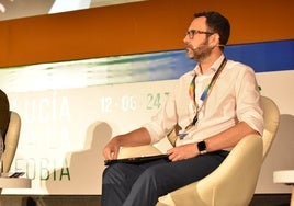 Misael Pérez, responsable de Inclusión y Diversidad en Airbus España, en el Congreso LGTBI de Andalucía.