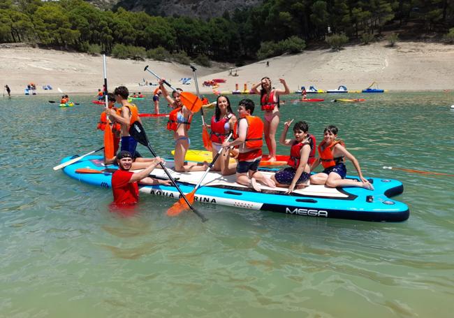 Tabla de paddle surf para grupos con Indian Sport, en El Chorro.