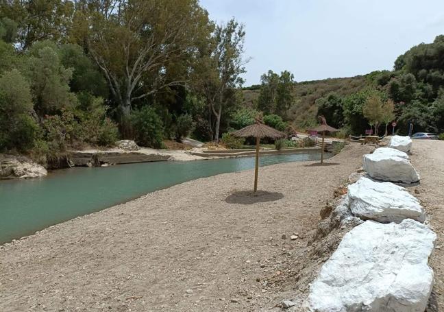 Playa fluvial de Charca de la Mina.