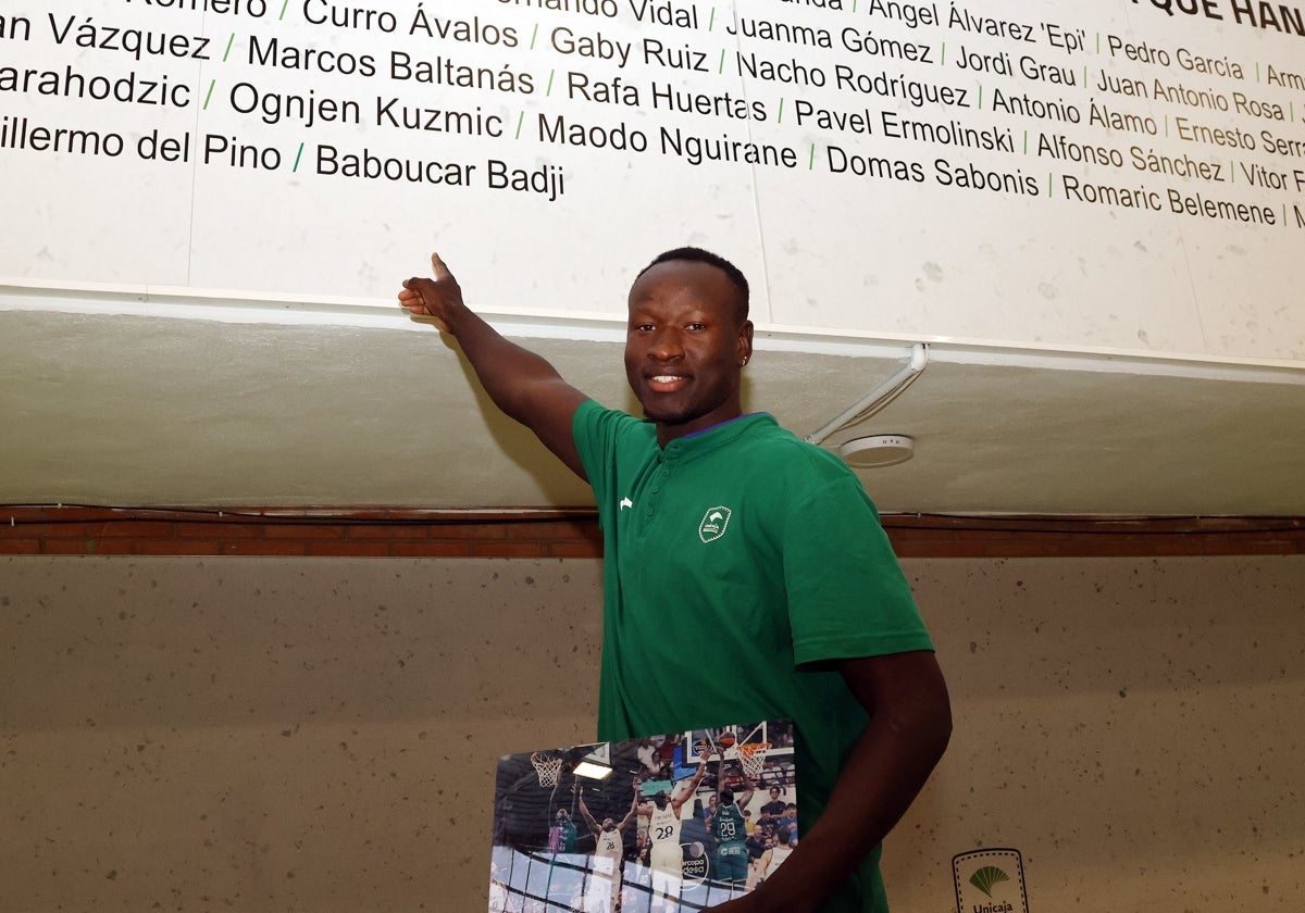 Baboucar Badji muestra su nombre en la lista de canteranos debutantes con el primer equipo del Unicaja.