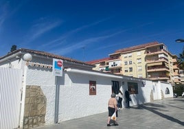 Fachada principal del IES Reyes Católicos de Vélez-Málaga.