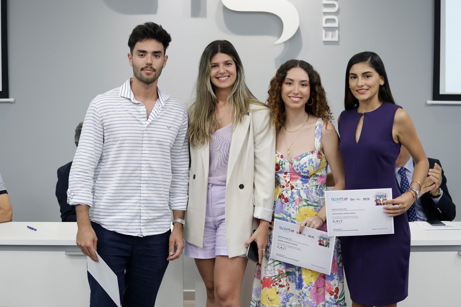 Los nuevos TalentLab reciben sus diplomas y contratos