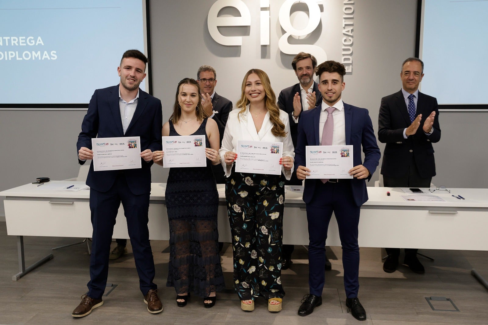 Los nuevos TalentLab reciben sus diplomas y contratos