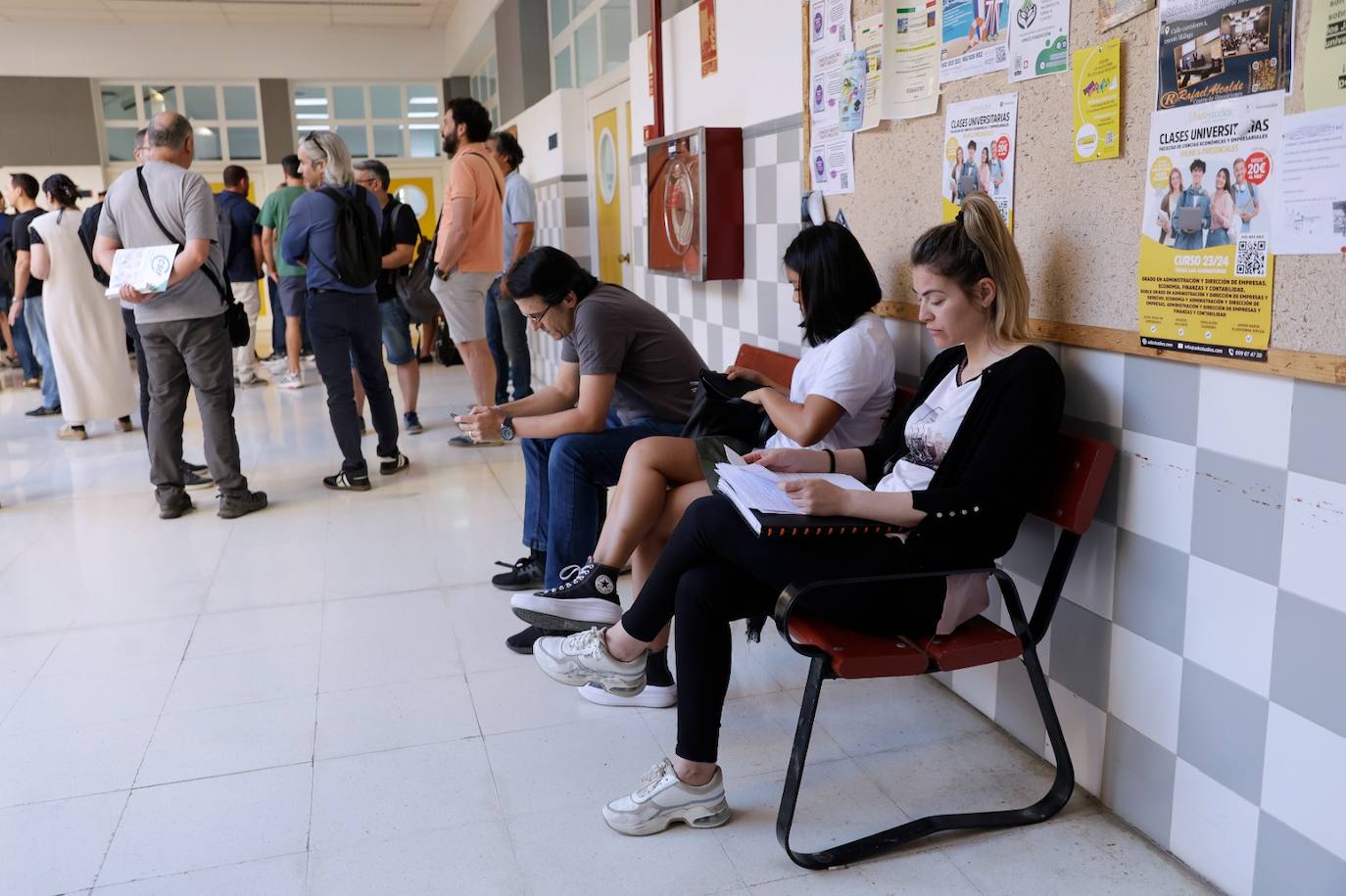 Comienzan las oposiciones en Málaga para Maestros o profesores de Secundaria y FP