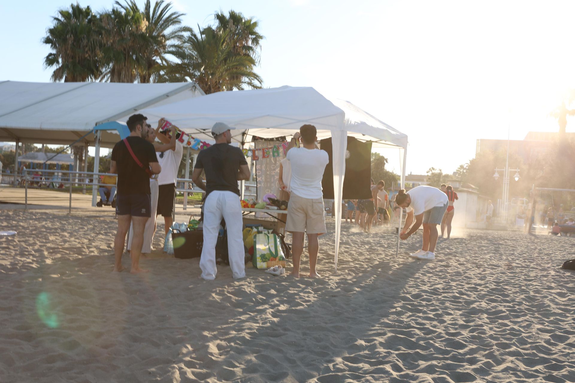 Celebración en las playas de Huelin, con el júa municipal del Ayuntamiento de Málaga