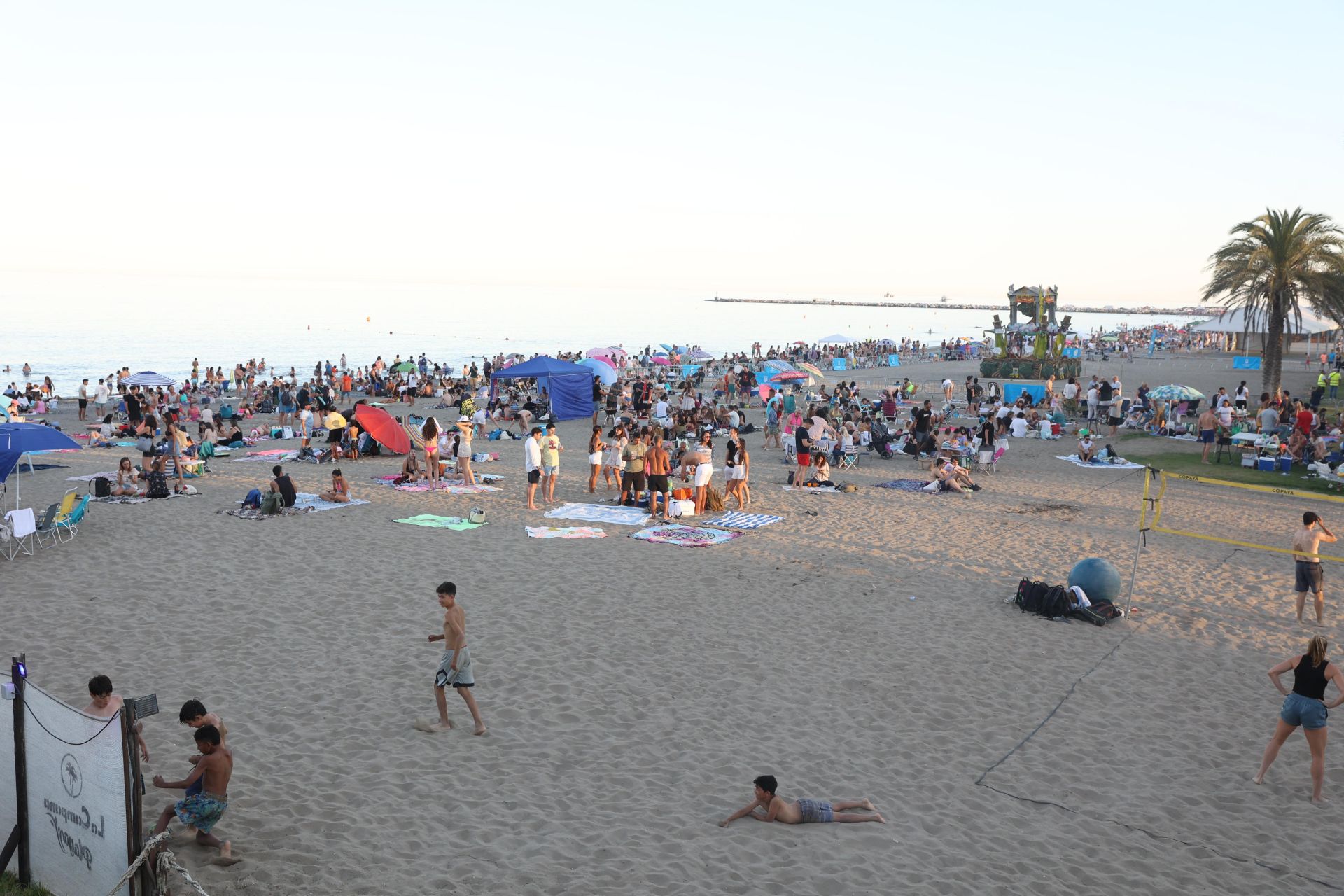 Celebración en las playas de Huelin, con el júa municipal del Ayuntamiento de Málaga