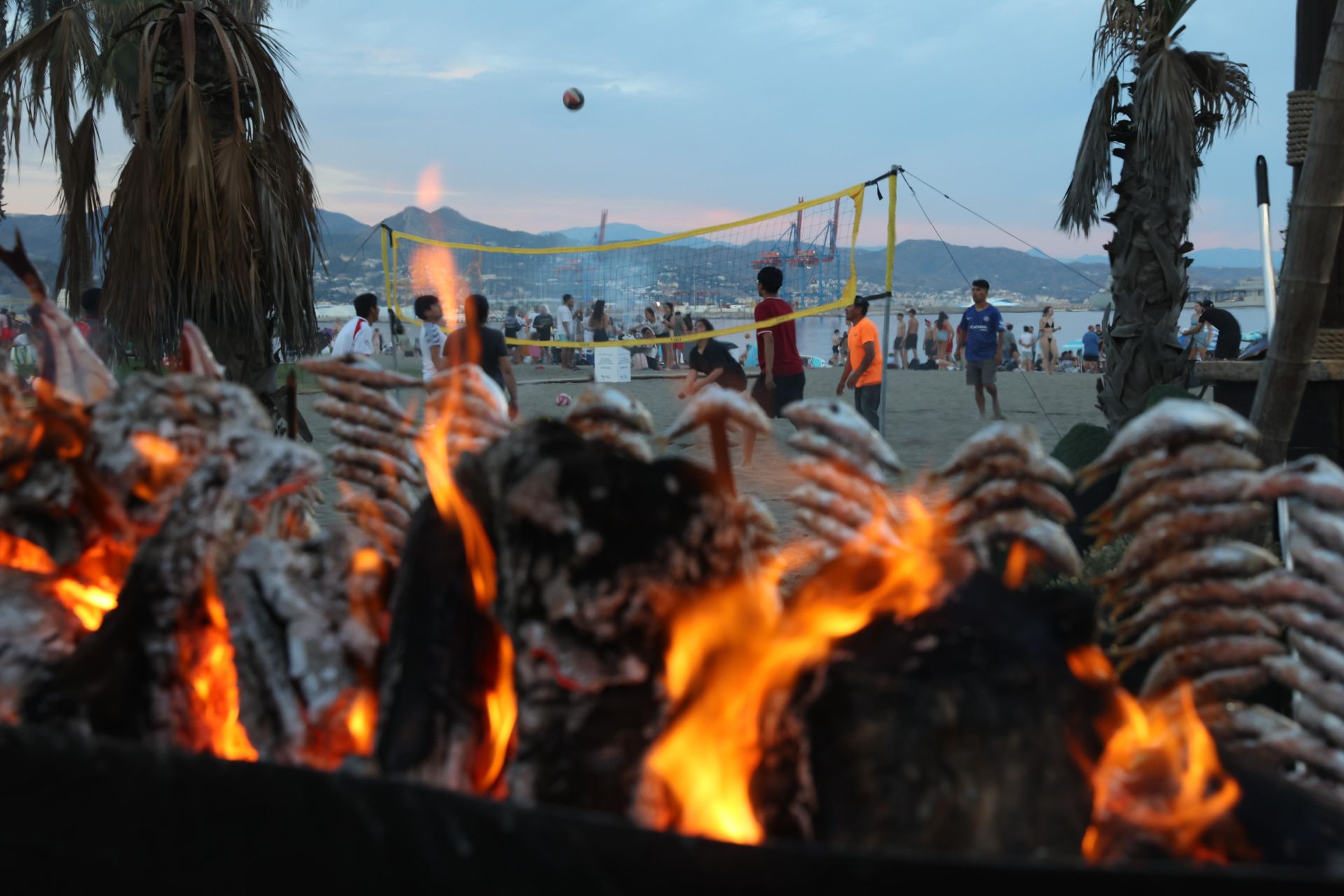 Celebración en las playas de Huelin, con el júa municipal del Ayuntamiento de Málaga