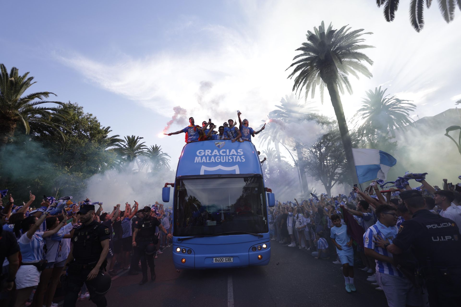 El Málaga, por el Parque y la plaza de la Marina