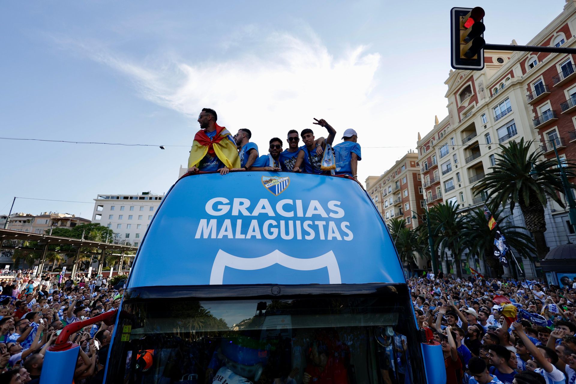 El Málaga, por el Parque y la plaza de la Marina