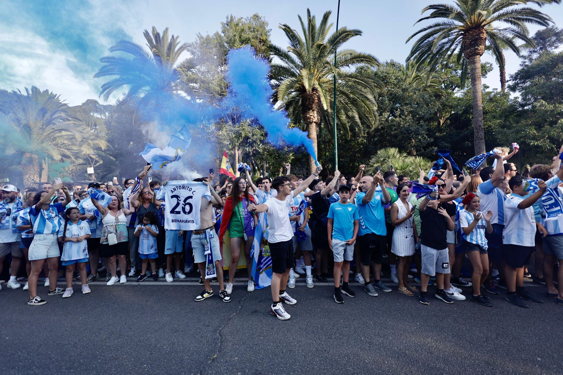 El Málaga, por el Parque y la plaza de la Marina