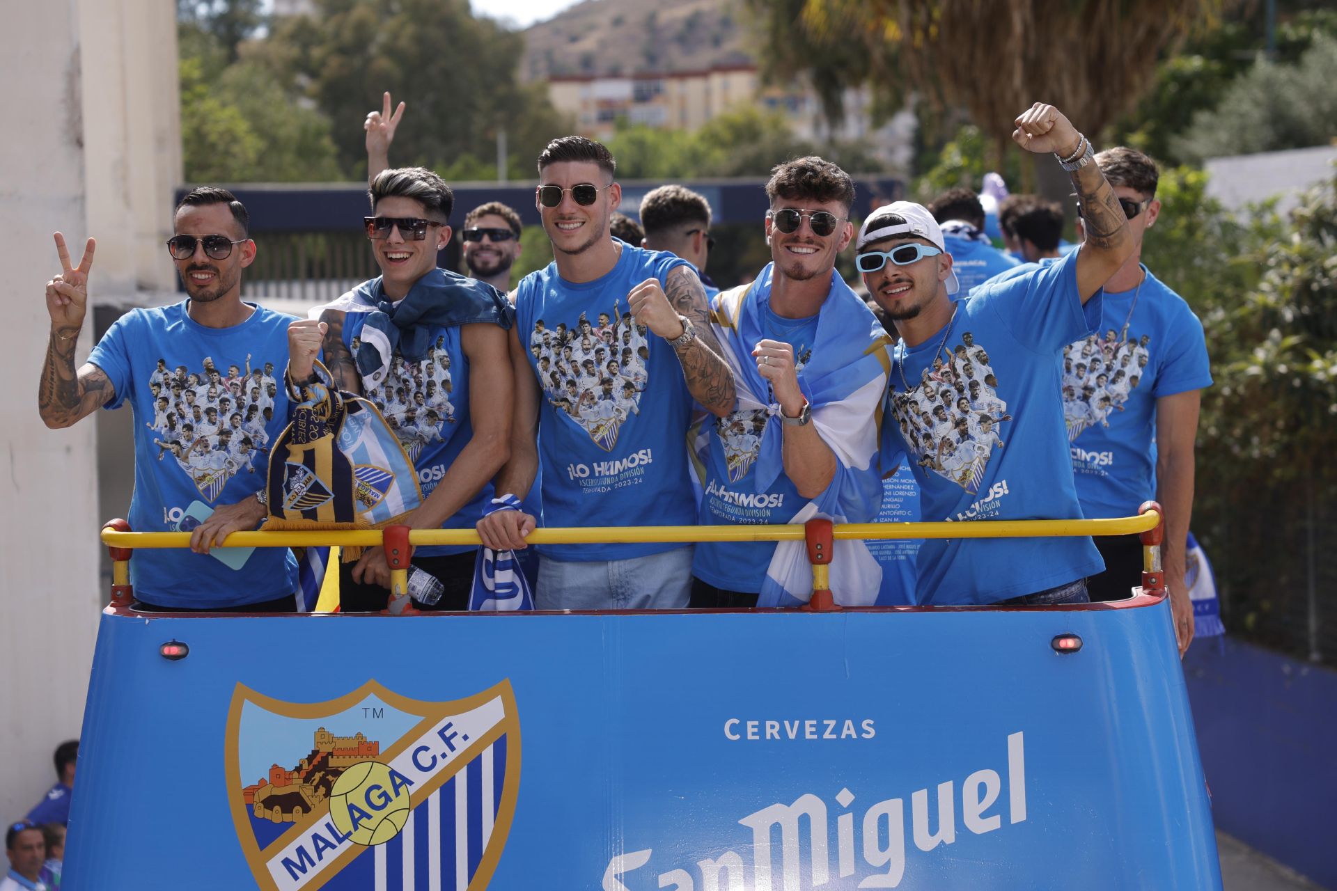 La celebración del ascenso del Málaga en la ciudad, en imágenes