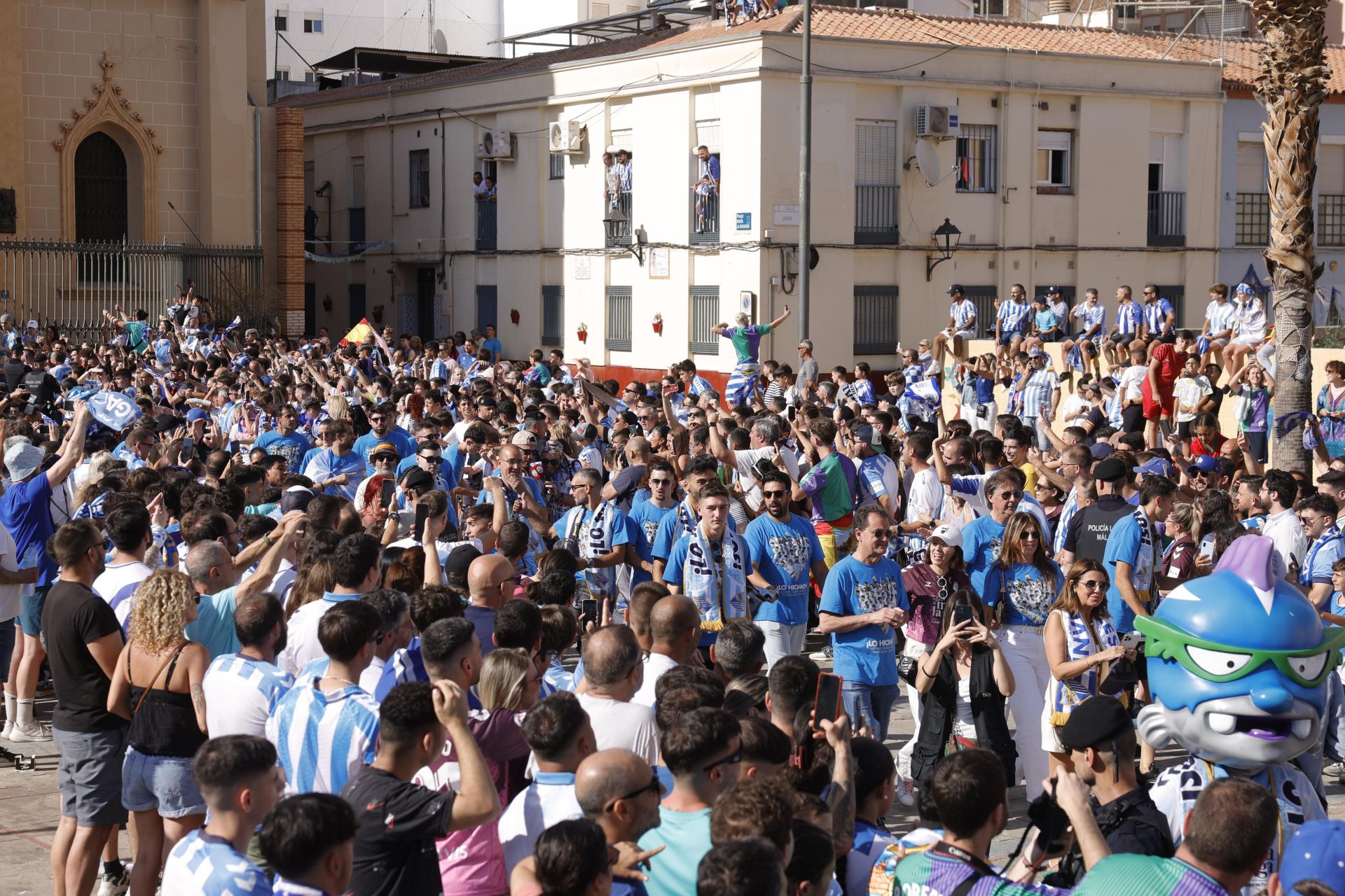 La celebración del ascenso del Málaga en la ciudad, en imágenes