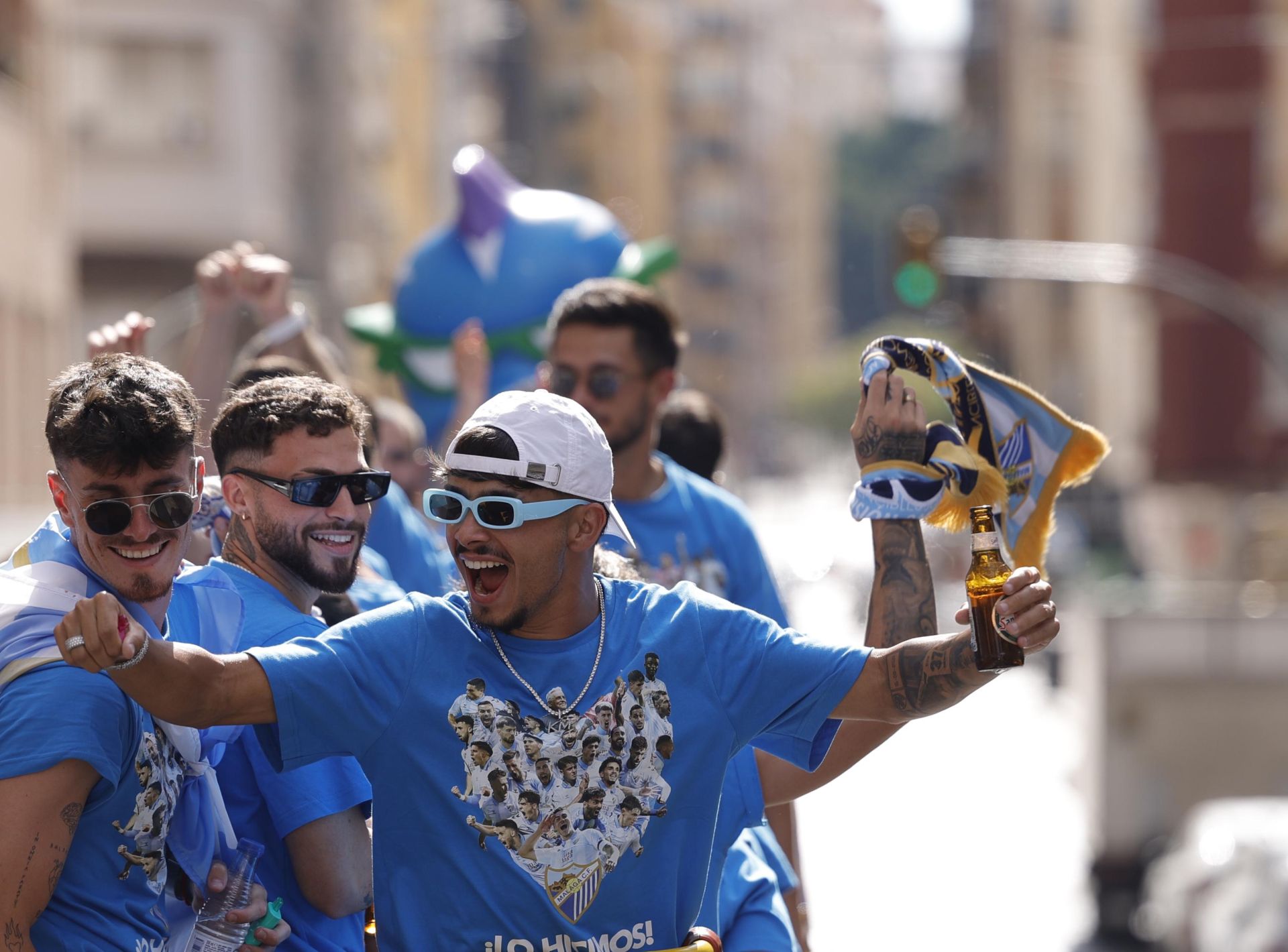 La celebración del ascenso del Málaga en la ciudad, en imágenes