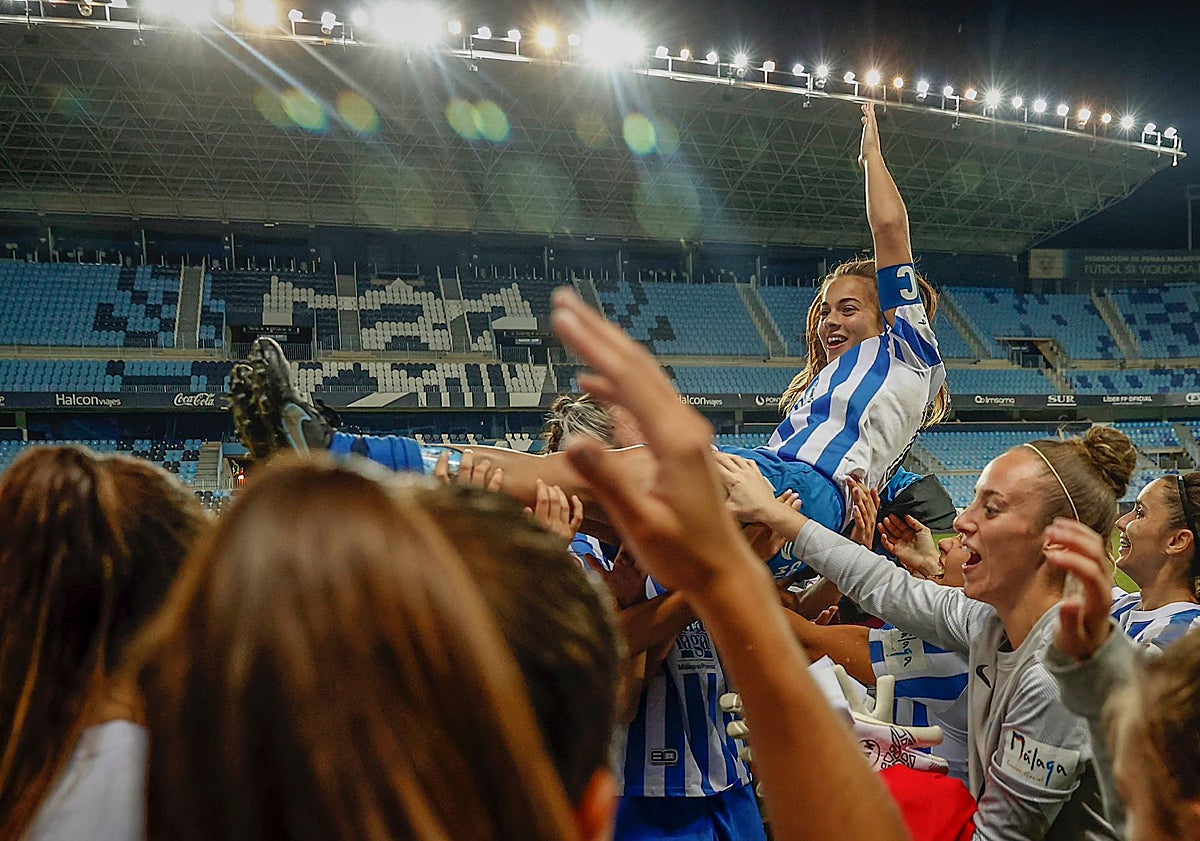 Imagen principal - La capitana blanquiazul se va de casa