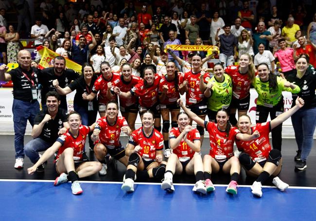 Las jugadoras repiten el oro de las guerreras en 2016.