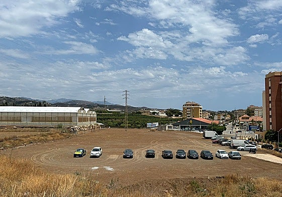 Imagen de una de las parcelas de aparcamientos acondicionada por el Ayuntamiento de Algarrobo.