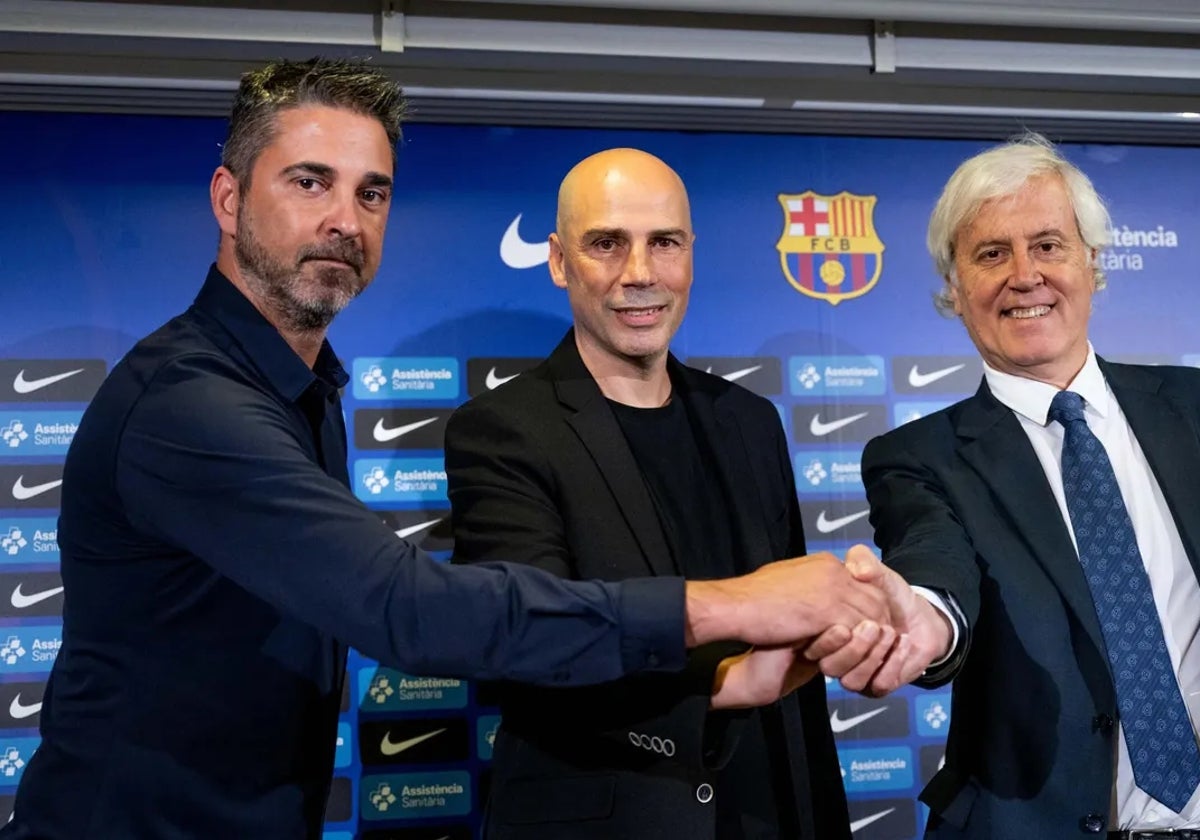 Juan Carlos Navarro, Joan Peñarroya y Josep Cubells en la presentación del técnico este lunes .