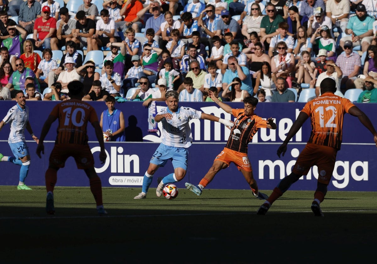 Imagen del partido del Antequera de la pasada campaña en La Rosaleda.