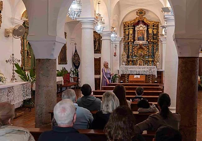 Interior de la ermita de la Virgen de Gracia en La Arxiduna Dormida.