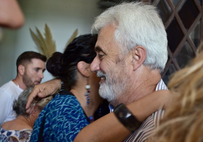 Antonio Sepúlveda junto a la coordinadora de IU en Málaga, Toni Morillas.A