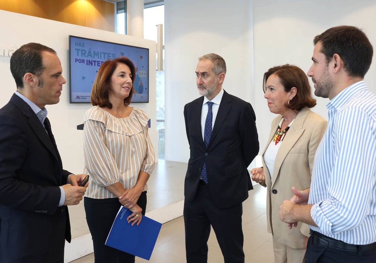 Presentación del taller 'Haz trámites por Internet', impulsado por Diputación de Málaga y Fundación 'la Caixa'.