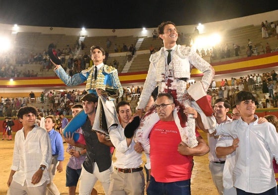 Castella y Roca Rey, a hombros en Estepona.