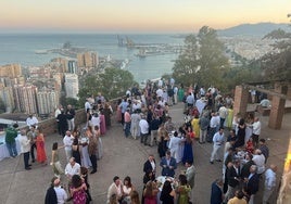 La velada reunió a medio millar de personas en el castillo de Gibralfaro.