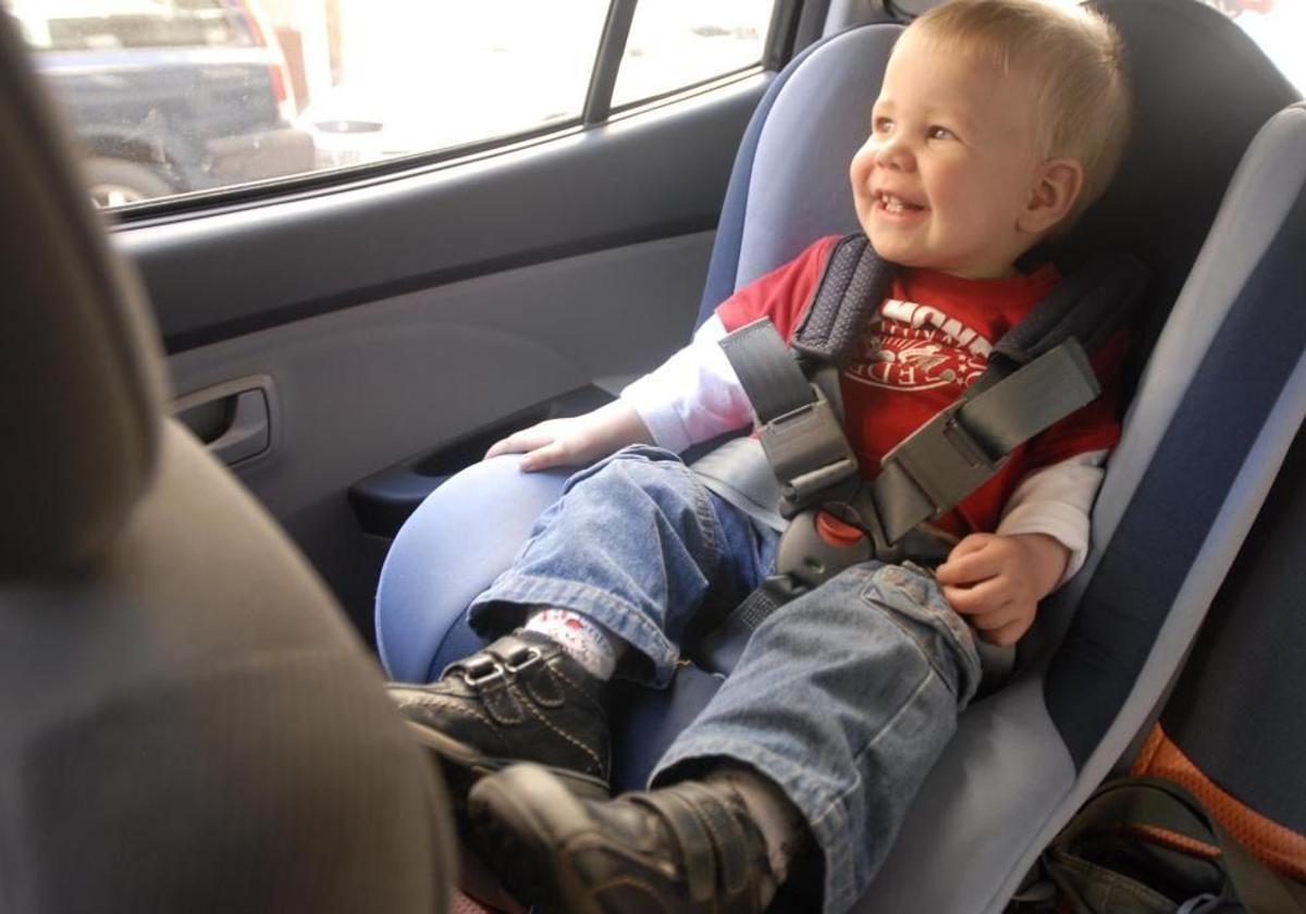La OCU alerta sobre un problema de seguridad en una sillita infantil para el coche