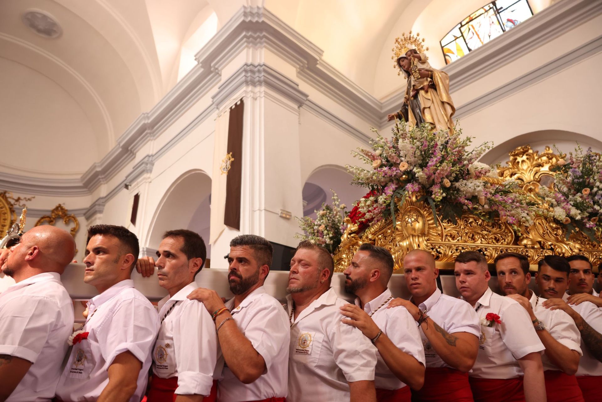 Salida de la Virgen del Carmen de la iglesia de El Palo