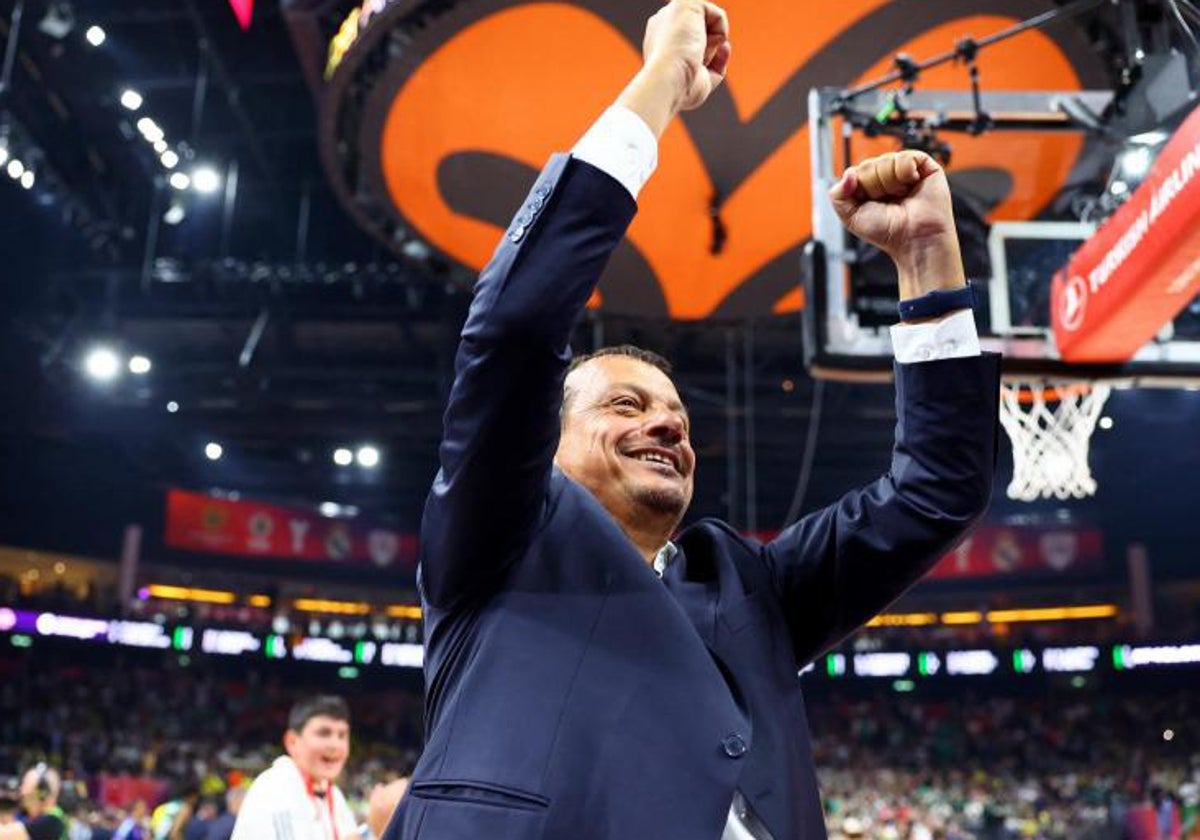 El entrenador del Panathinaikos, Ergin Ataman.