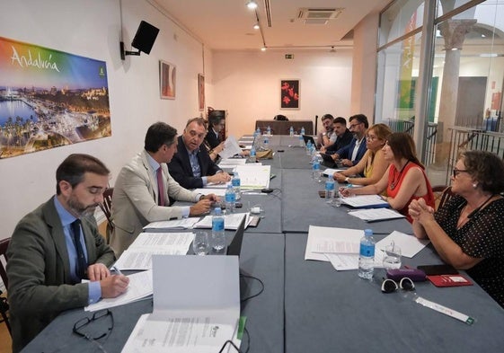 Bernal, durante la reunión celebrada en Turismo Andaluz.