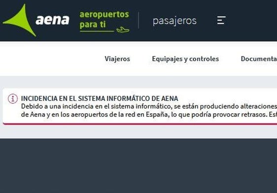 La facturación en el aeropuerto de Málaga se está haciendo a mano.