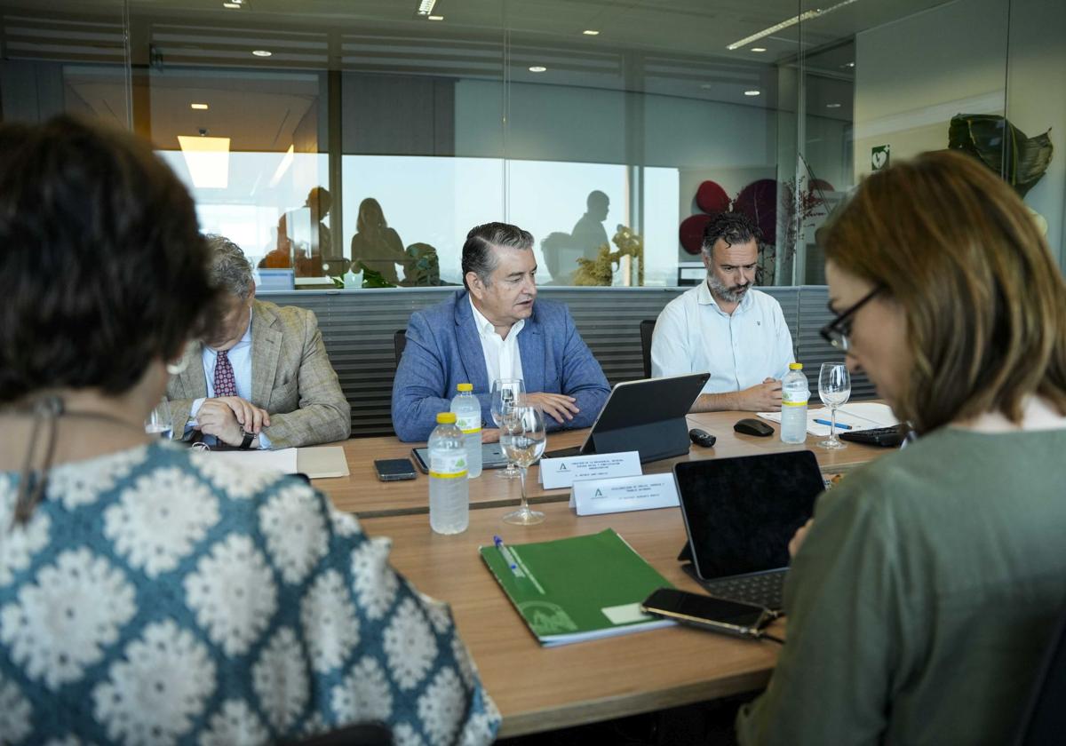 Antonio Sanz, en una reunión de la Agencia Digital de Andalucía.