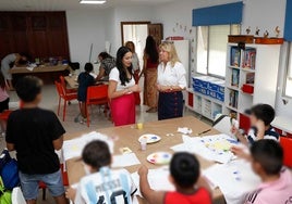 La alcaldesa, Ángeles Muñoz, en su visita Colegio María Auxiliadora I.