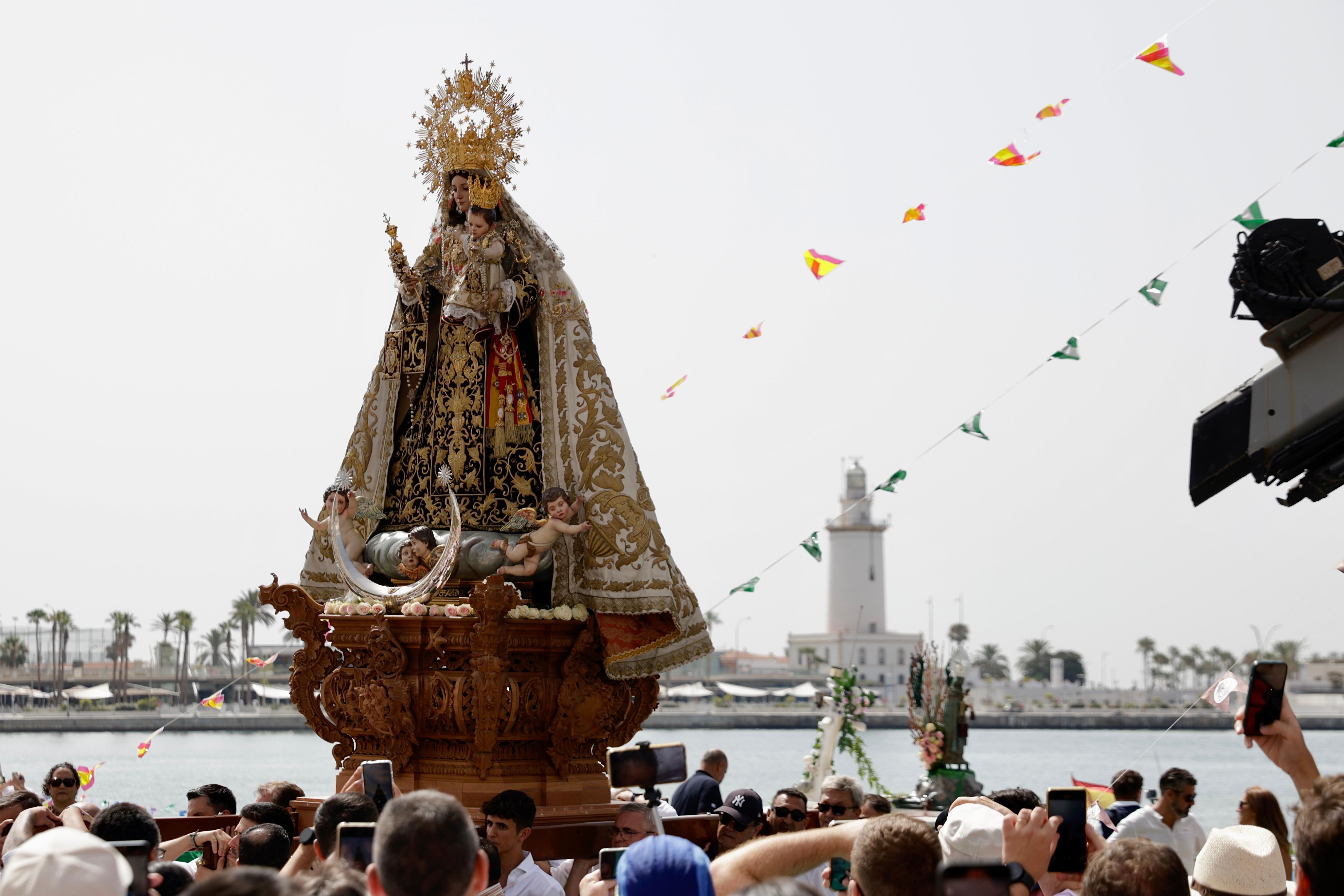 La Virgen del Carmen recorre las calles de Málaga