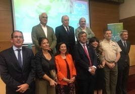 Álvaro Mendiola, Fernández-Verni, Diego Vera, Sergio Corral, Eva Cervera, Margarita Robles, Teodomiro López, Eva García, Amador Enseñat y José Manuel Domínguez, tras la entrega de los premios