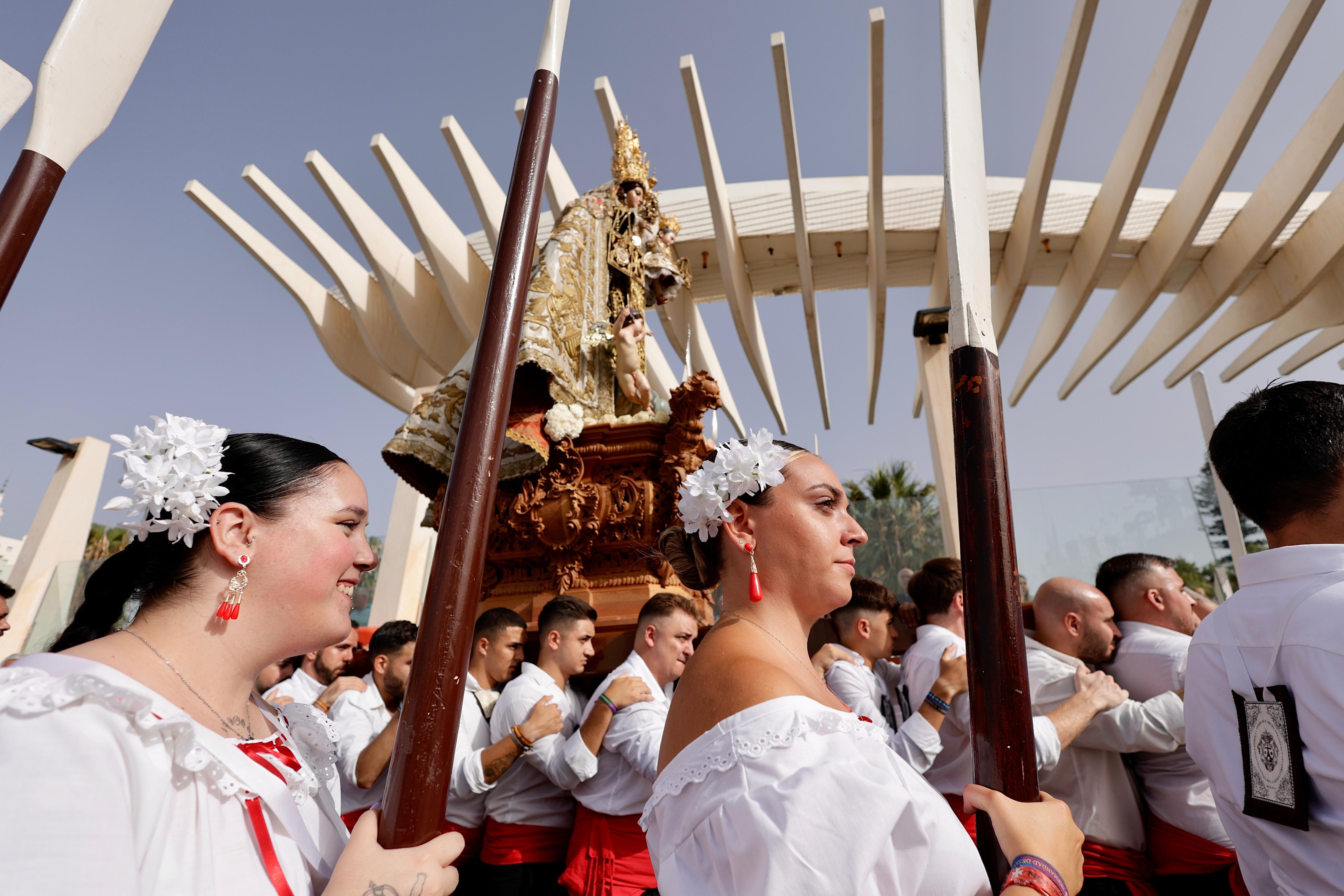 La Virgen del Carmen recorre las calles de Málaga