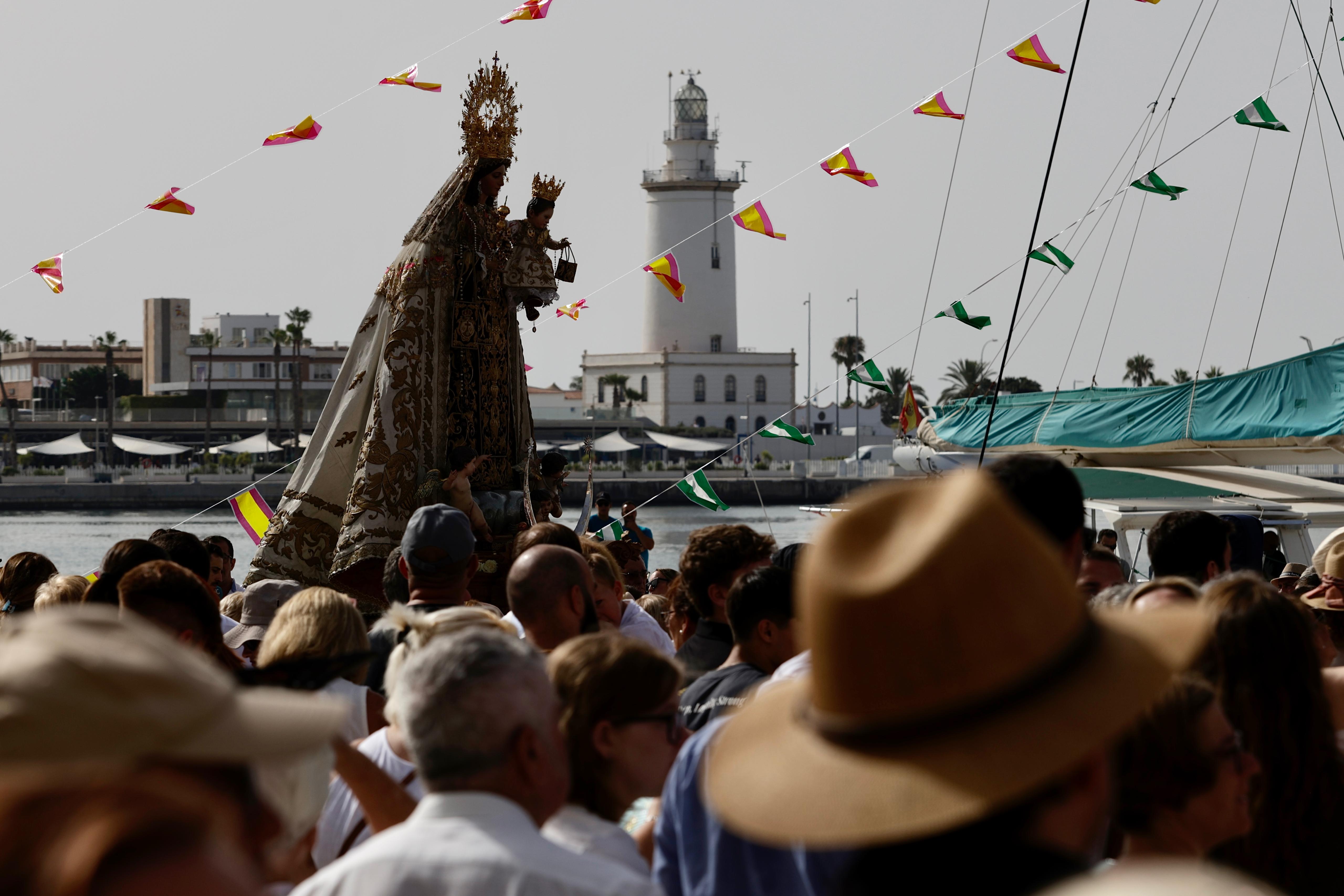 La Virgen del Carmen recorre las calles de Málaga