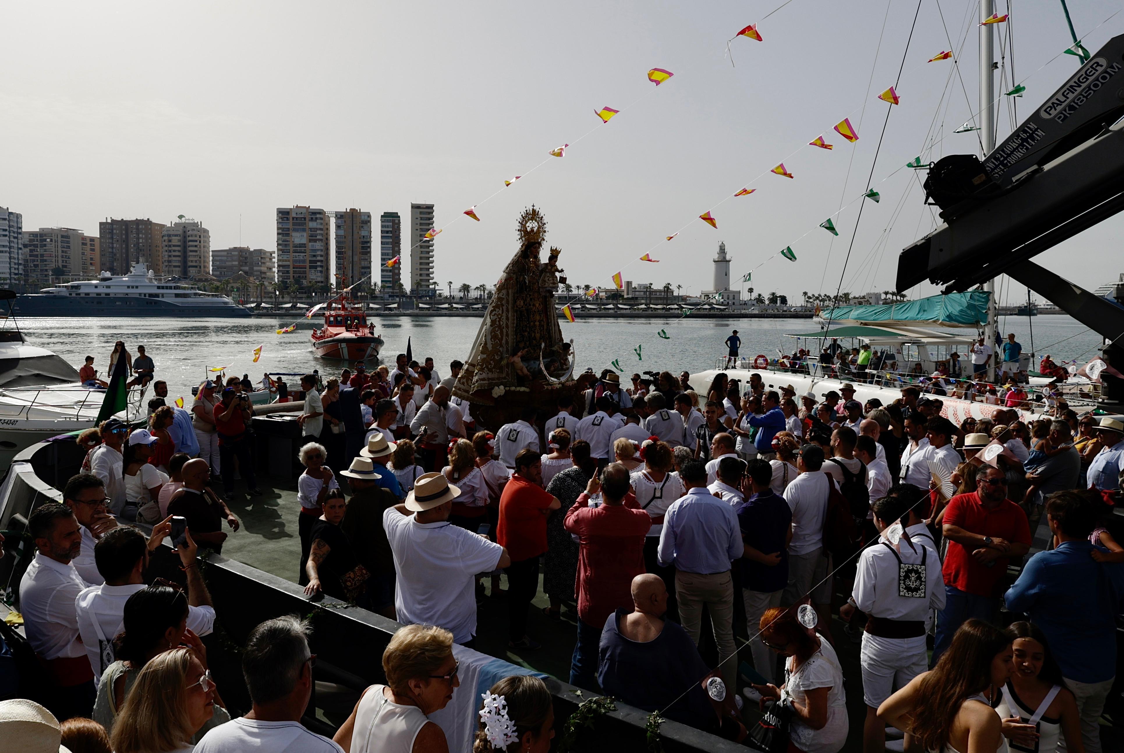 La Virgen del Carmen recorre las calles de Málaga