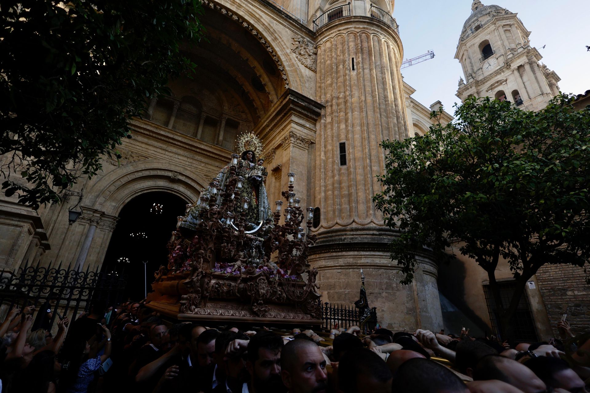 La Virgen del Carmen Coronada, en su procesión por el Centro de Málaga este sábado