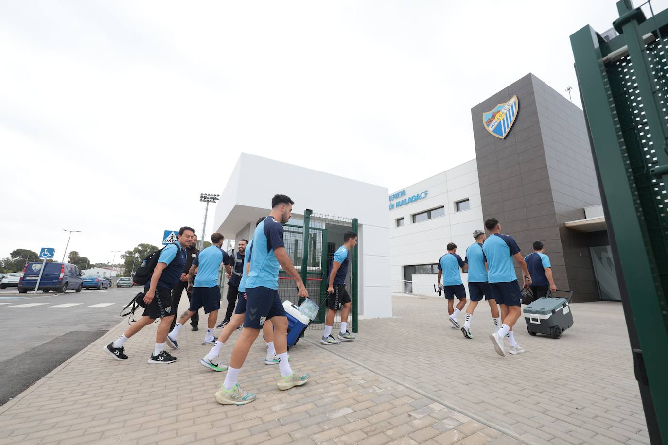 Simbólico entrenamiento del Málaga en La Academia