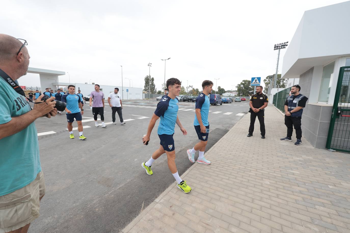 Simbólico entrenamiento del Málaga en La Academia