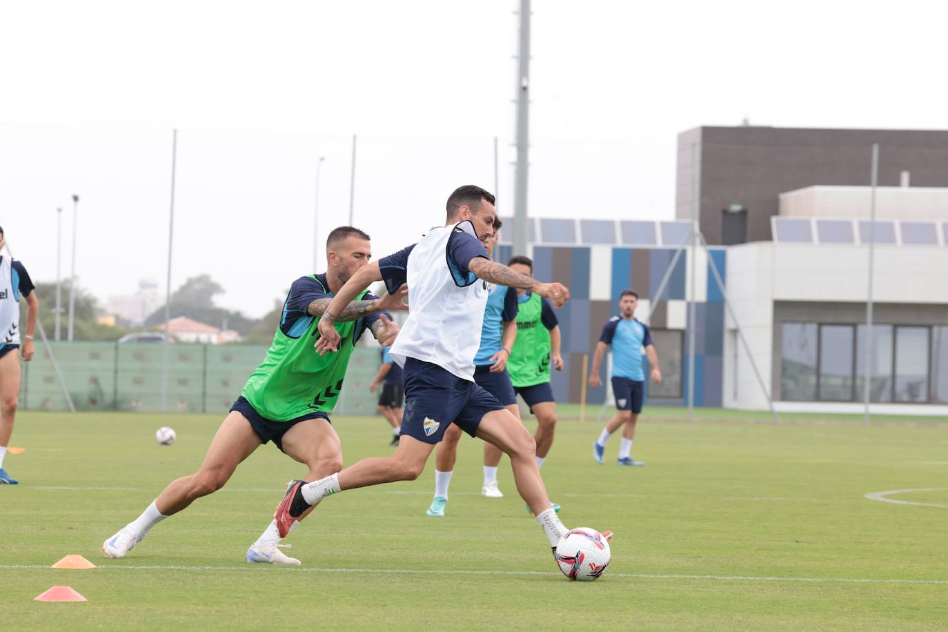 Simbólico entrenamiento del Málaga en La Academia