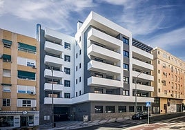 Edificio construido por Guamar en el barrio de Miraflores de los Ángeles.