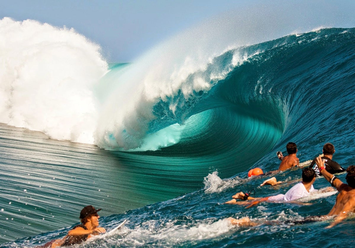 La ola de Teahupoo es una de las más potentes del mundo.