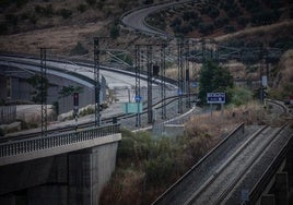 Punto de inicio de la variante, con la plataforma lista para la llegada de las vías.