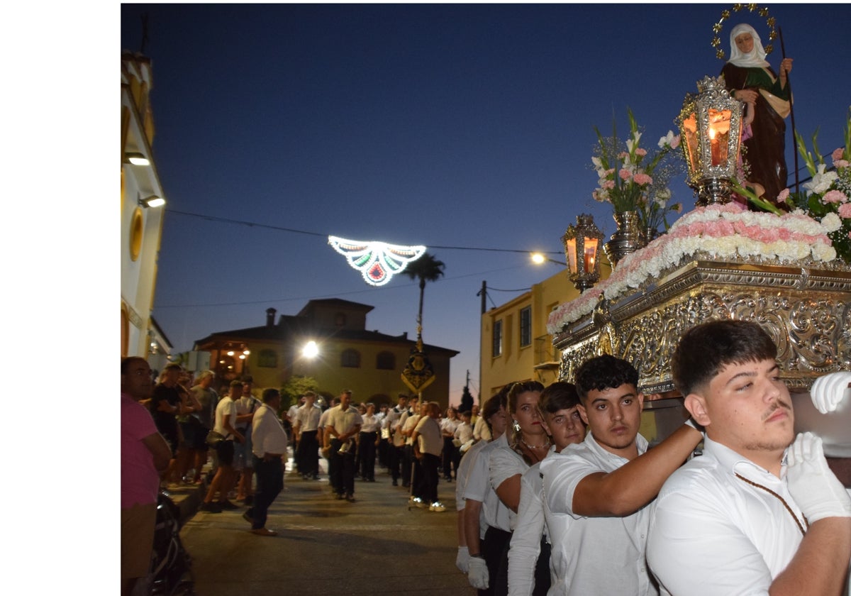 Procesión de Santa Ana, por las calles de La Alquería.