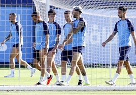 Jugadores del Málaga durante un entrenamiento de la semana.