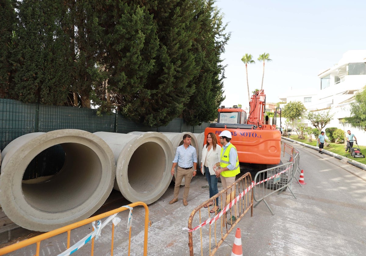 Mejoran el saneamiento de Nueva Andalucía con el encauzamiento del arroyo de El Ángel