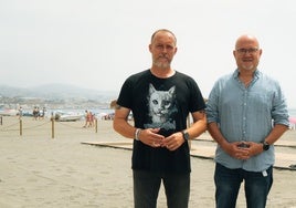 David Vilches y Jesús Carlos Pérez Atencia, este martes en la playa de Torre del Mar.